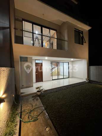 Rumah Keren Modern Design Minimalis di Citra Green Dago, Bandung