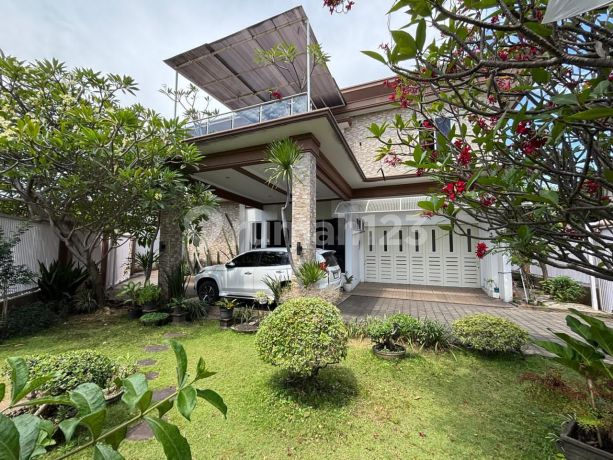 Rumah Hook Nginden 3Lantai Murah Siap Huni