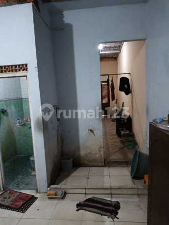 Lelang 4 Juni26 - Perum Kota Baru Driyorejo Jl.giok 4 Blok De No.8 , Lelang 4 Juni26 - Perum Kota Baru Driyorejo Jl.giok 4 Blok De No.8 ,