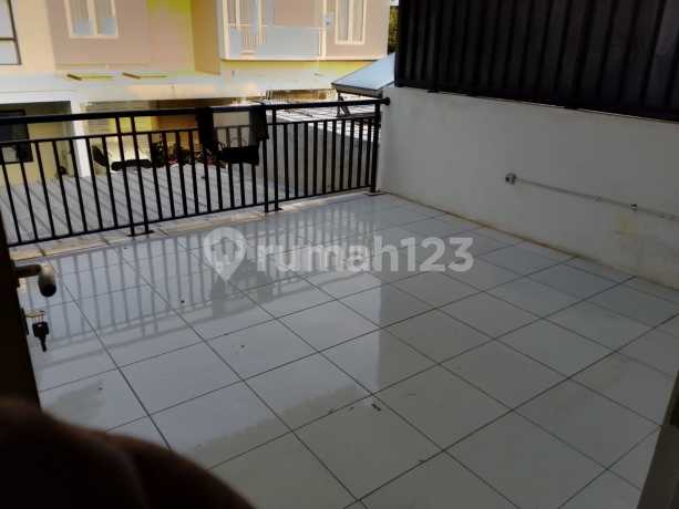 Rumah Mewah 2lantai Kampoeng Semawis Bisa Untuk Kos Rumah Mewah 2lantai Kampoeng Semawis Bisa Untuk Kos