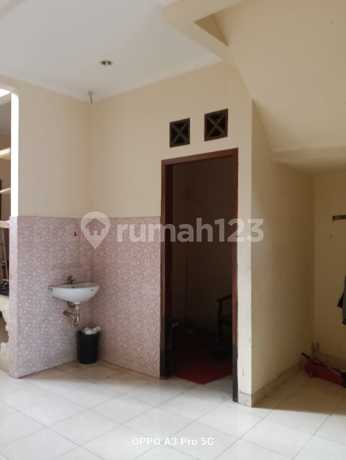Rumah di depan ruko-ruko Granada, bisa uk usaha, jalur open