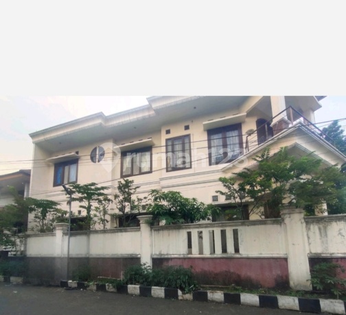 Rumah Cantik Di Taman Buaran Indah, Jakarta Timur Rumah Cantik Di Taman Buaran Indah, Jakarta Timur