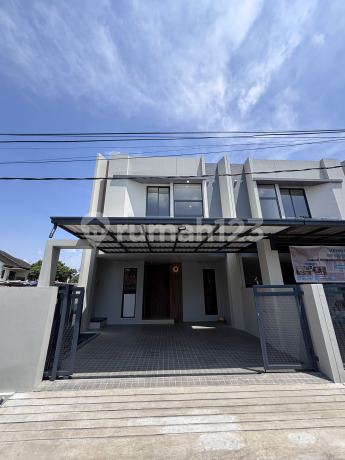 Rumah Baru Modern 2 Lantai di Komplek Kembar Sayap Regol Rumah Baru Modern 2 Lantai di Komplek Kembar Sayap Regol