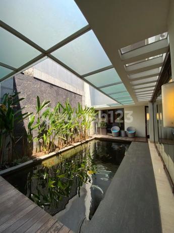 Rumah Modern Luxury di Singgasana Perdana Kota Bandung Rumah Modern Luxury di Singgasana Perdana Kota Bandung