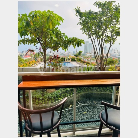 Trillium Apartment in the City Center with Private Garden