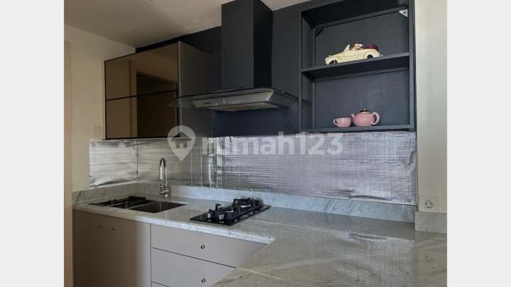 Pakuwon Mall Apartment Tower Benson - extra spacious, luxurious, elegant, classy, premium, close to UC, UNESA, Petra High School. Pakuwon Mall Apartment Tower Benson - extra spacious, luxurious, elegant, classy, premium, close to UC, UNESA, Petra High School.