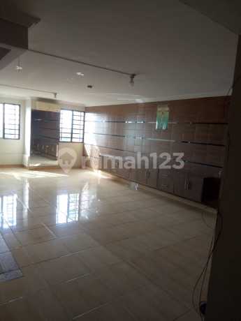 Apartemen 3 Kamar Tidur Semi Furnished Wisma Gading Permai