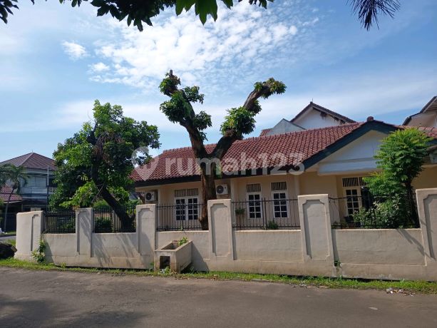 Rumah Melati Mas Hoek Timur Selatan Aman Rindang