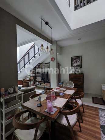 Rumah Cantik Hoek di Villas Tropic Pasar Minggu Jaksel Lt 179M 3 Lt