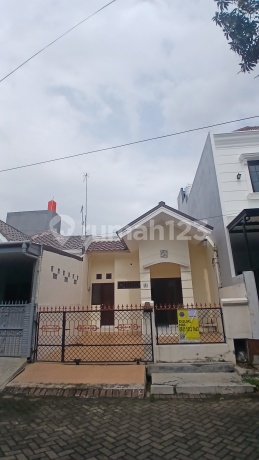 Dijual Rumah Strategis di Taman Kota Bekasi Dijual Rumah Strategis di Taman Kota Bekasi