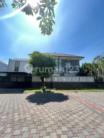 Dijual Rumah Mewah The Chofa Ada Kolam Renang