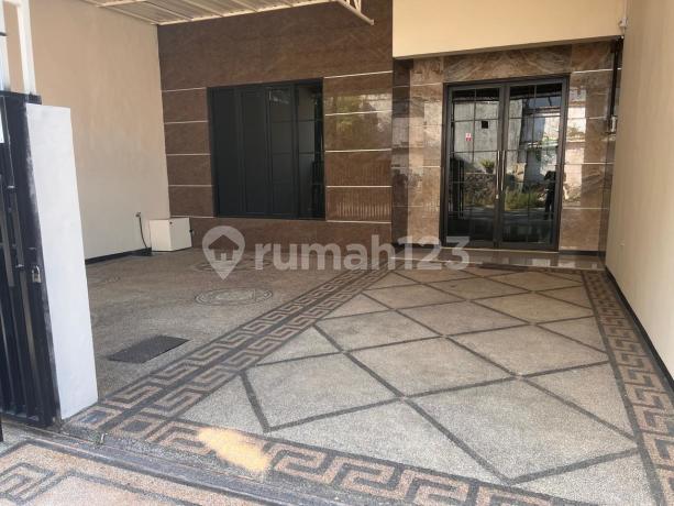 Rumah Minimalis 2 Lantai Unfurnished Terenovasi Full SHM Tengah Kota Surabaya Rumah Minimalis 2 Lantai Unfurnished Terenovasi Full SHM Tengah Kota Surabaya