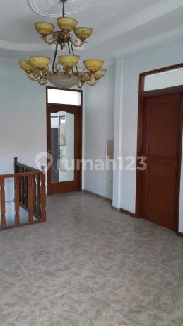 FOR SALE: 2-STORY HOUSE IN GRIYA BANDUNG ASRI, COMFORTABLE AND READY TO OCCUPY RESIDENCE FOR SALE: 2-STORY HOUSE IN GRIYA BANDUNG ASRI, COMFORTABLE AND READY TO OCCUPY RESIDENCE