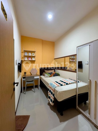 Kost Premium Strategis Dekat Pusat Perdagangan Tambora 5 Lantai. Kost Premium Strategis Dekat Pusat Perdagangan Tambora 5 Lantai.