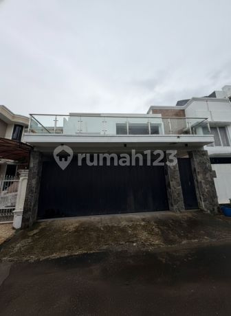 Dijual Cepat Rumah Mewah Tengah Kota Makassar Semi Furnish dan Kolam Renang Indoor Dijual Cepat Rumah Mewah Tengah Kota Makassar Semi Furnish dan Kolam Renang Indoor