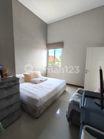 Rumah Modern, 3Lantai, Siap Huni, SHM di Taman Griya