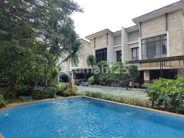 Rumah Langka di Foresta BSD, Depan kolam renang Cluster Rumah Langka di Foresta BSD, Depan kolam renang Cluster