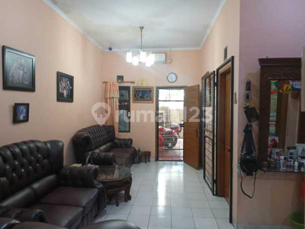 DIJUAL RUMAH DI KOMPLEK PARAKAN MAS