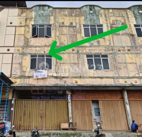 Bisa KPR, Ruko, 3 Lantai, HGB, Dekat Fasilitas Kesehatan, Siap Huni,