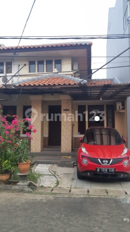 Rumah di Taman Parahyangan, Lippo Karawaci. Tangerang. Banten. Rumah di Taman Parahyangan, Lippo Karawaci. Tangerang. Banten.