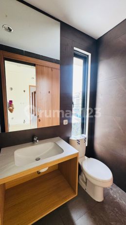 Ruamh 2.Lantai Bangunan Baru di Lippo Karawaci. Tangerang Ruamh 2.Lantai Bangunan Baru di Lippo Karawaci. Tangerang