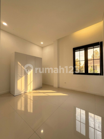 For Sale: Giriloka BSD House, 10x20, 4 BR, Ready to Move In