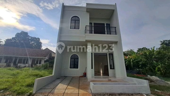 Rumah 2 Lantai Kok Harganya Nggak 1 M Sih...