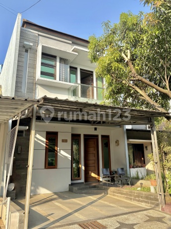 Rumah Cantik 2 Lantai Letak Strategis di Mustika Hegar Regency Buah Batu Bandung