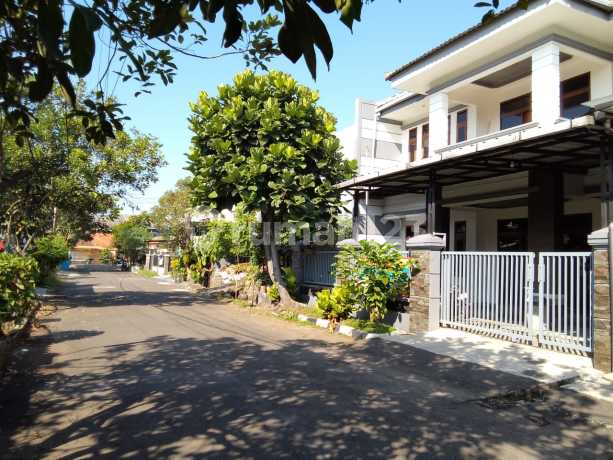 Rumah Luas & Nyaman di Komplek Parakan Waas, Bandung Rumah Luas & Nyaman di Komplek Parakan Waas, Bandung