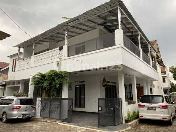 Rumah Tinggal 2 Lantai di Komplek Cipaganti Graha Ciwastra Rumah Tinggal 2 Lantai di Komplek Cipaganti Graha Ciwastra