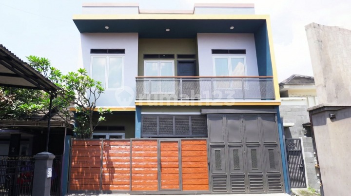 Rumah 2 Lantai di Riung Bandung Cocok untuk Keluarga Besar Rumah 2 Lantai di Riung Bandung Cocok untuk Keluarga Besar