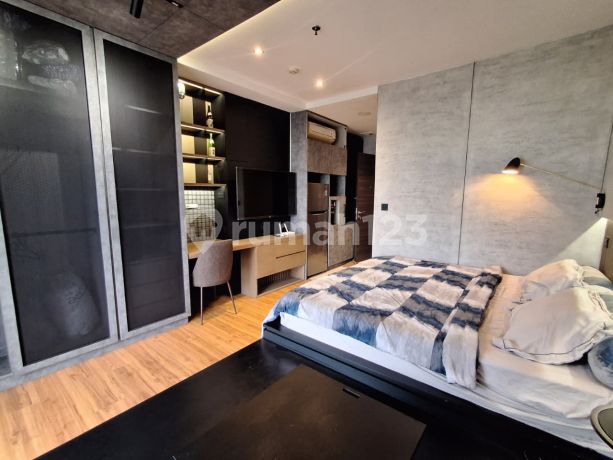 Check This One! Elegant Look Studio Room Sudirman Hill Residence