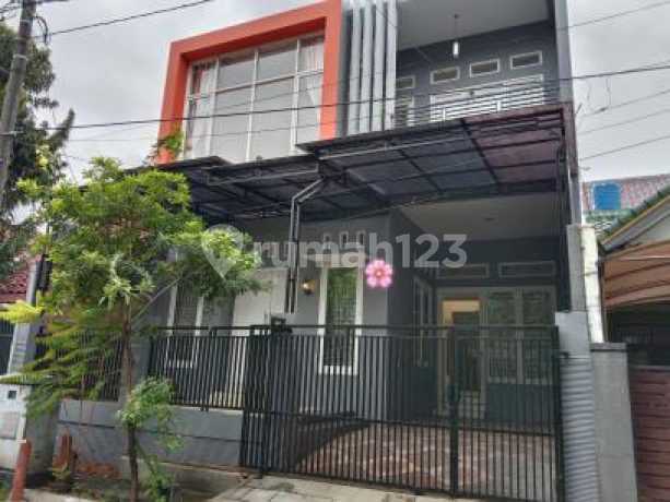 For Sale: Beautiful Ready-to-Live House in Griya Bintara Indah, Bekasi.