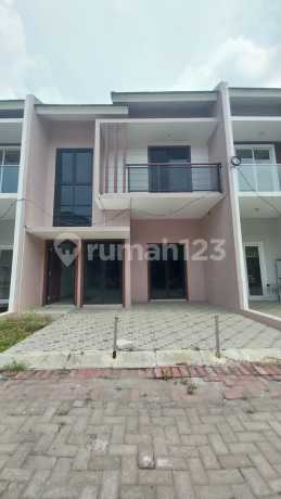 Rumah Bagus 2 Lantai di Grand West Residence, Bekasi Utara