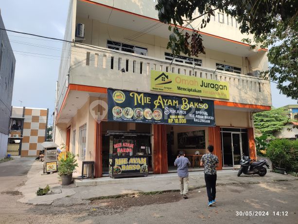 Rumah 3 Lantai Strategis Di Komplek Cikarang Barat Rumah 3 Lantai Strategis Di Komplek Cikarang Barat