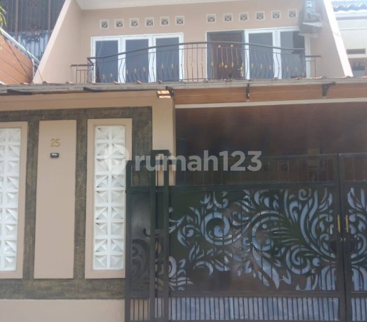 Dijual Rumah Strategis Istimewa di Penggilingan, Cakung Jaktim