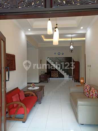 Rumah Siap Huni Semi Furnished di Pondok Chandra, Surabaya