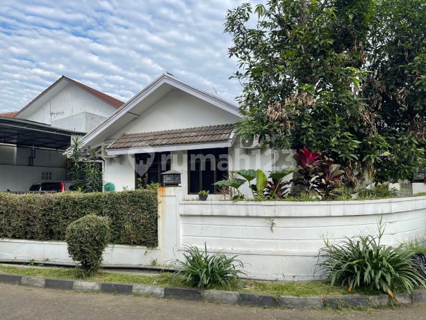 FOR SALE HOUSE LOCATED IN PILAR MAS RESIDENCE, LEUWIGAJAH, CIMAHI. SMART HOME, GREEN AND COMFORTABLE.