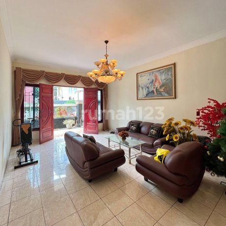 Rumah Darmo Hill Surabaya Barat