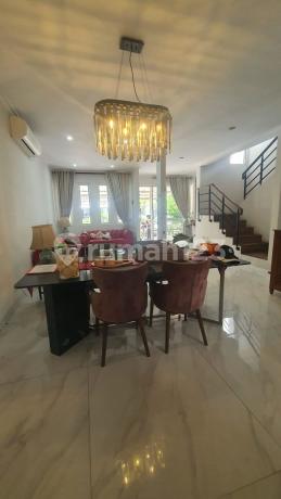 Wts / Dijual Cepat Rumah Siap Huni, 3 Lantai, Furnished di Oleaster Boulevard, Gading Serpong Wts / Dijual Cepat Rumah Siap Huni, 3 Lantai, Furnished di Oleaster Boulevard, Gading Serpong