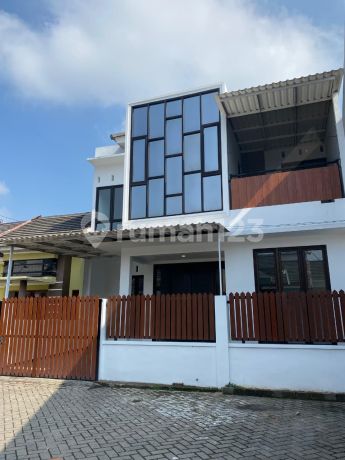 Rumah 2.Lantai Area Exit Tol Pakis dan Bandara Abd Saleh