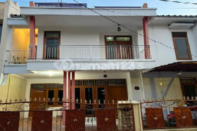 Dijual Rumah 3 Lantai di Komplek Bumi Malaka Asri Duren Sawit Jakarta Timur Dijual Rumah 3 Lantai di Komplek Bumi Malaka Asri Duren Sawit Jakarta Timur
