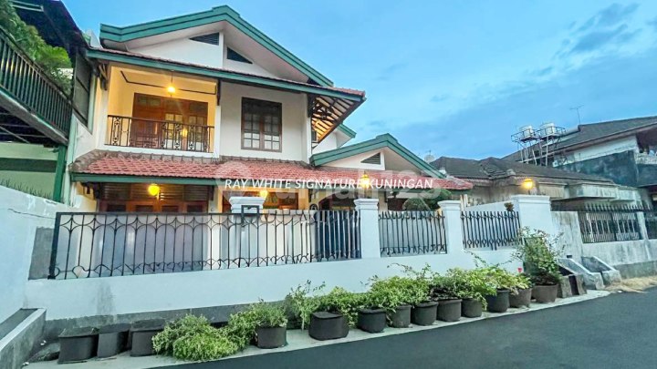 Rumah Siap Huni di Bukit Cirendeu Permai II - Lokasi Strategis Dekat MRT Lebak Bulus