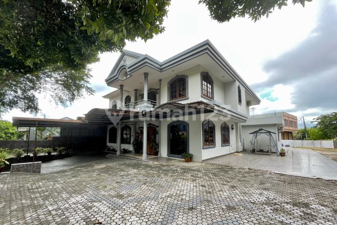 Dijual 1 Unit Rumah Classic Hook Crown Hill Estate. Dijual 1 Unit Rumah Classic Hook Crown Hill Estate.