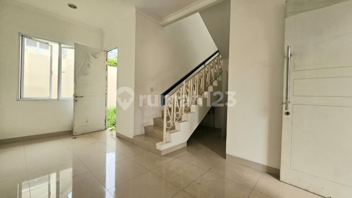 Jual Rumah Bagus 3 Kamar Tidur di South Thames Jgc Jakarta Jual Rumah Bagus 3 Kamar Tidur di South Thames Jgc Jakarta