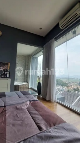 3-Story Residence with City View Near Whoosh!! Station