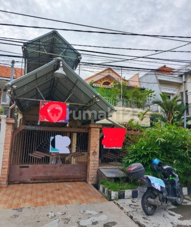 Rumah di Jual di Nginden Intan Barat Surabaya Rumah di Jual di Nginden Intan Barat Surabaya