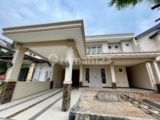 Rumah Di Beverly Cluster.  Baru Renovasi Total.5 KT+1,5KM+1MURAH 
