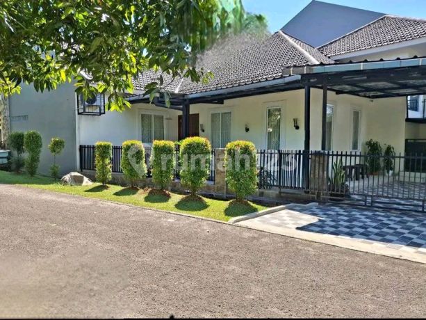 Rumah Modern Klasik. Lokasi Hook Sangat Strategis. Sentul City Bogor Rumah Modern Klasik. Lokasi Hook Sangat Strategis. Sentul City Bogor