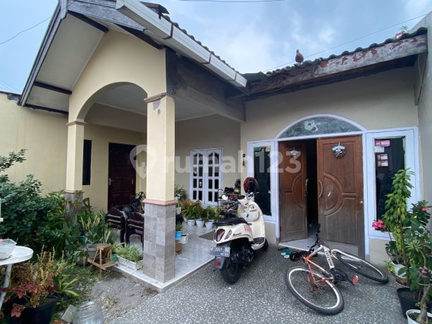 Rumah Minim Renovasi Dengan Suasana Nyaman  di Tembalang